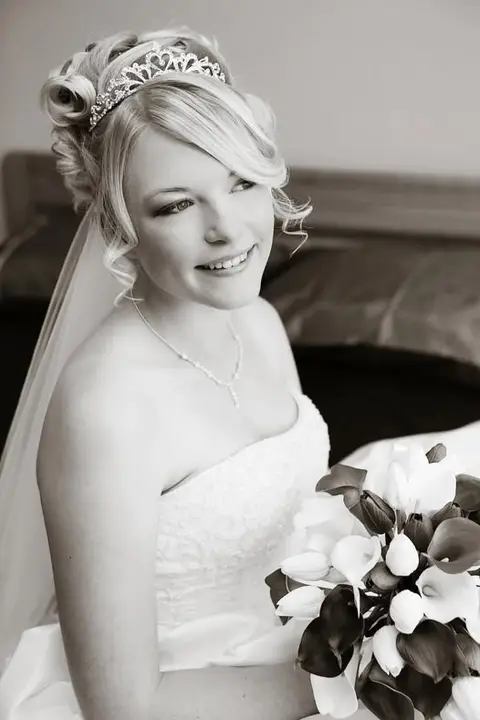 Bridal hair and makeup styling by Amanda Frost of Bellus on location