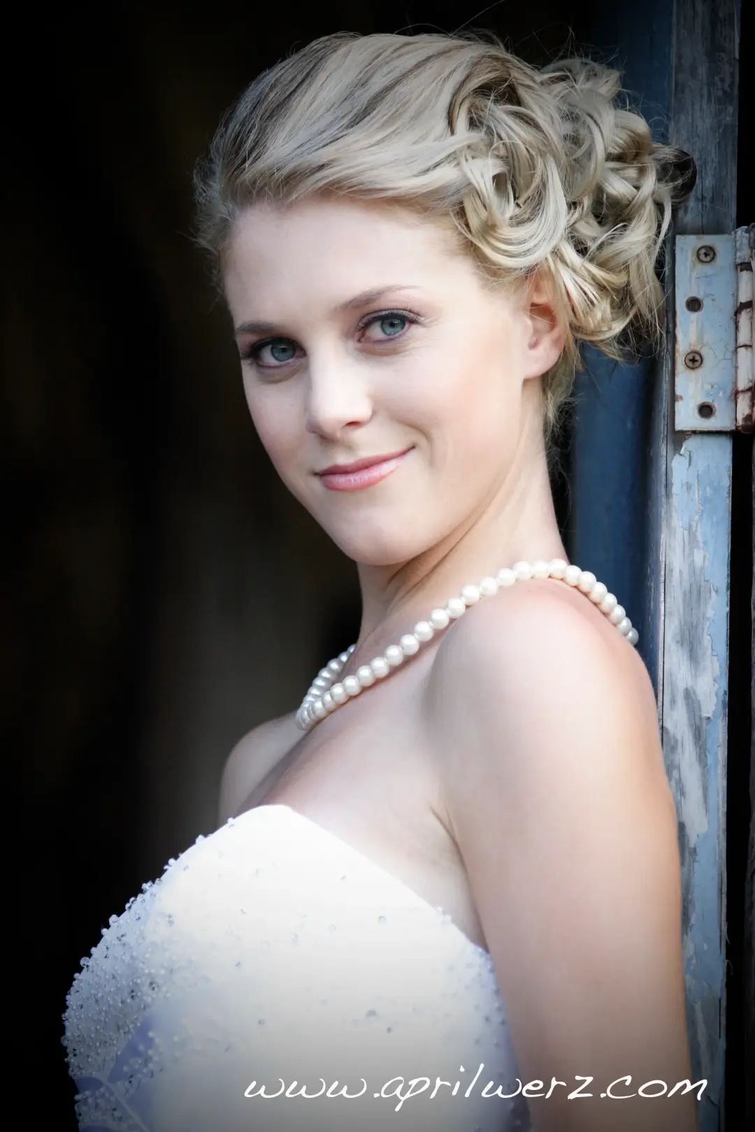 Bridal beauty by Amanda Frost of Bellus on location