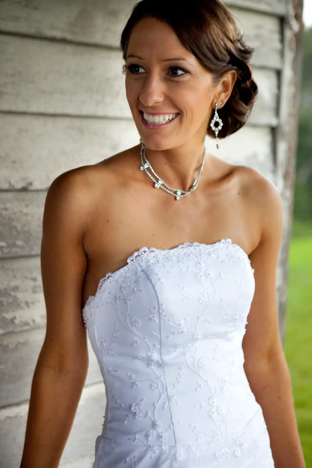 Wedding morning hair and makeup by Amanda Frost of Bellus for a real bride
