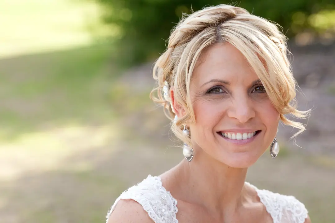 Bridal hair and makeup styling by Amanda Frost of Bellus in the Hunter Valley on location