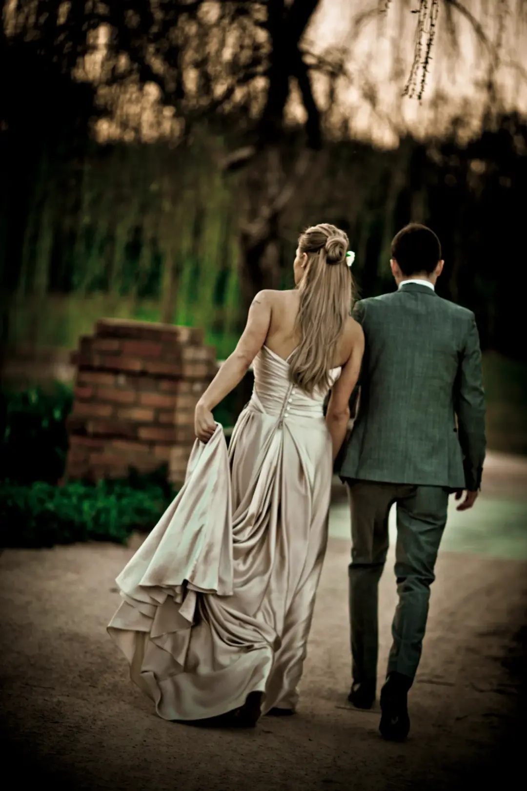 Elopement portrait outdoors