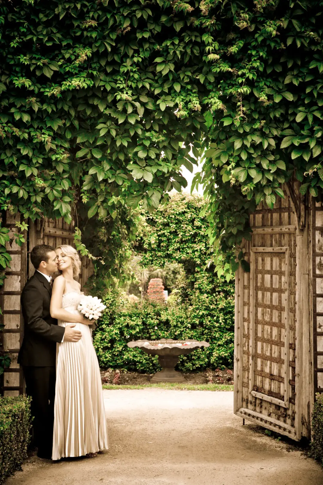 Intimate wedding under the arch