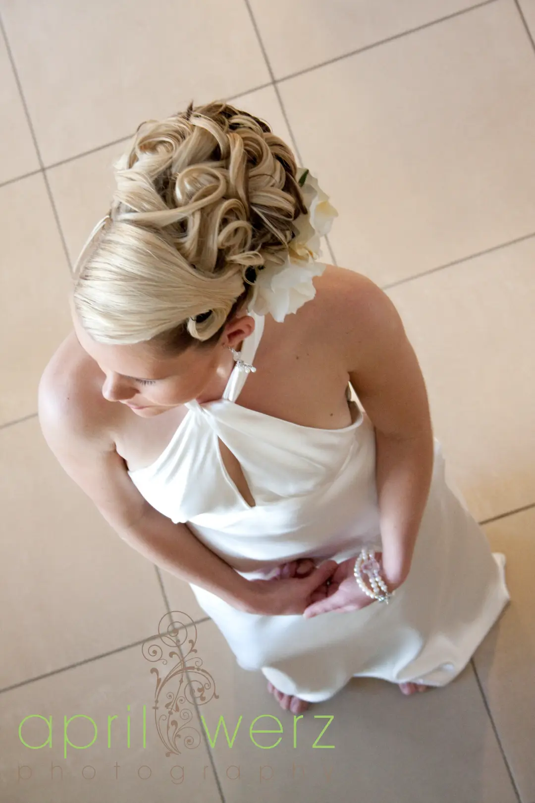 Bridal hair and makeup styling by Amanda Frost of Bellus on location