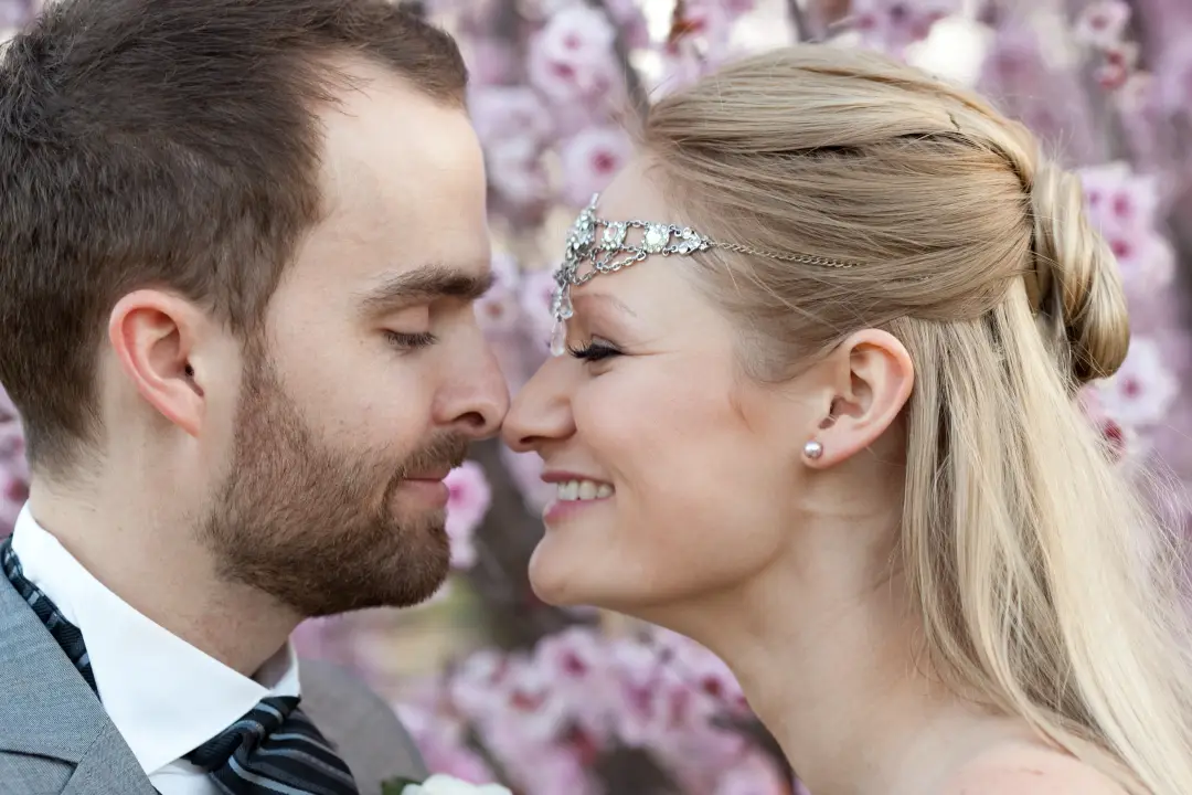 Bridal hair and makeup by Amanda Frost of Bellus at a real wedding