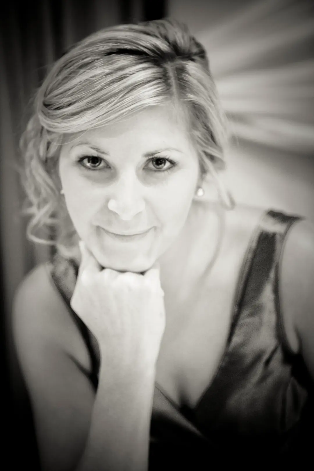 Hair and makeup for the bride by Amanda Frost of Bellus photographed on the day