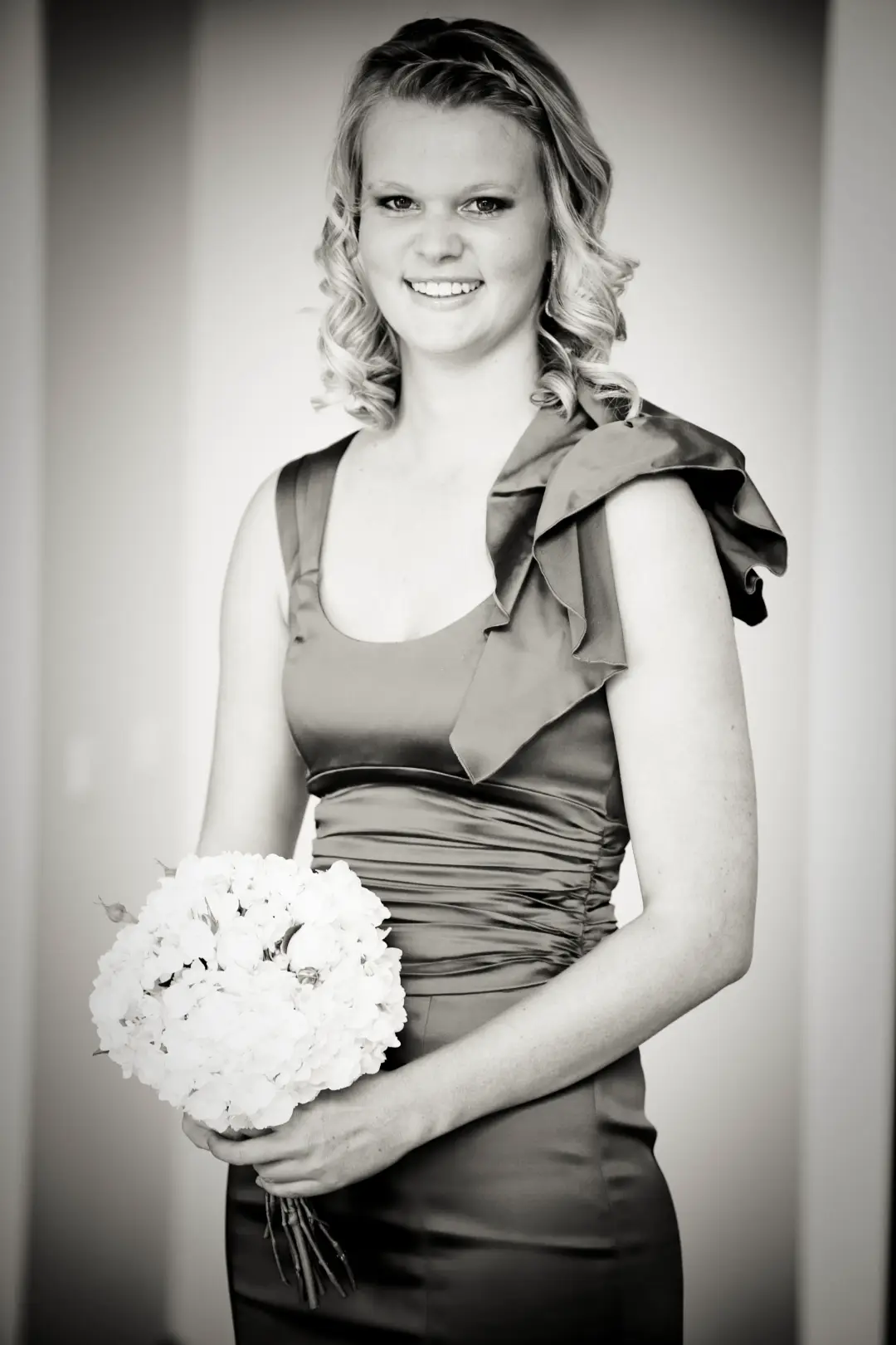 The finished wedding hair and makeup by Amanda Frost of Bellus for a real bride