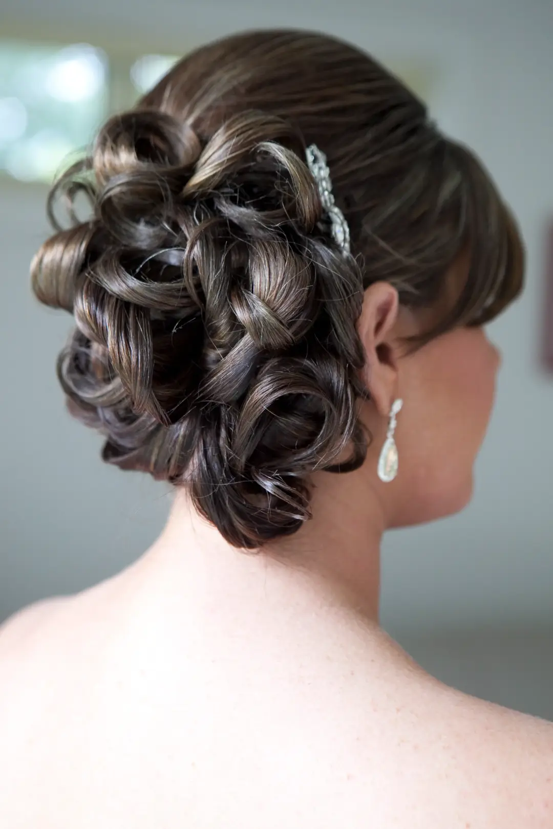 Mobile bridal hair and makeup by Amanda Frost of Bellus on location