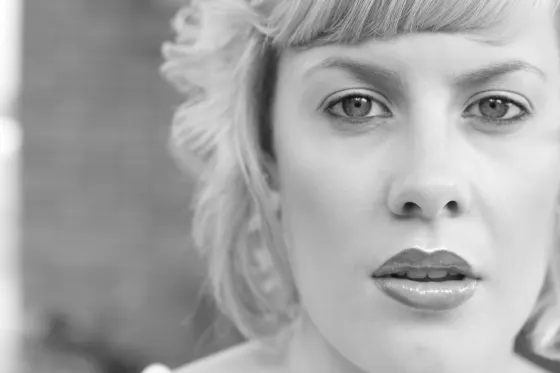 Bridal makeup, a close look at the finish on the wedding day